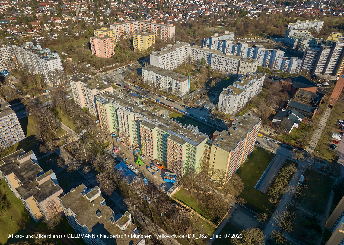 07.02.2023 - Luftbilder von der Sanierung in der Kurt-Eisner-Straße in Neuperlach